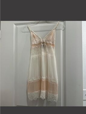 Victoria's Secret Ivory and Blush Lace Trim Slip